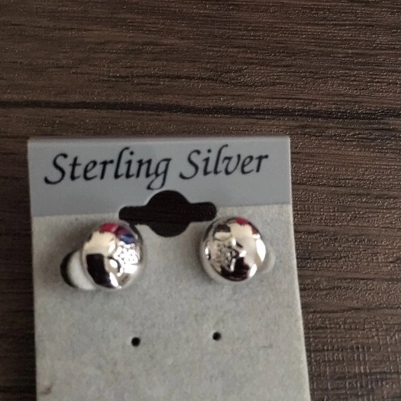 Sterling Silver stud earrings with star stamp - Picture 2 of 4